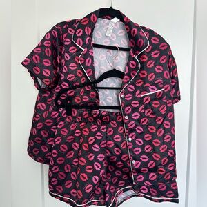 Satin pyjamas set - runs small